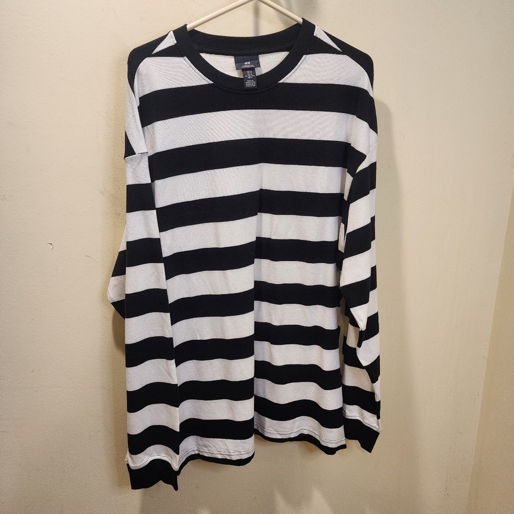 H&M Oversized Classic Black and White Striped Long Sleeve Shirt M